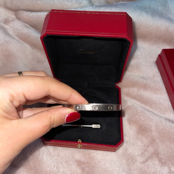 ❤️SOLD❤️Cartier Love Bracelet White Gold Size 19 - Picture 2 of 6